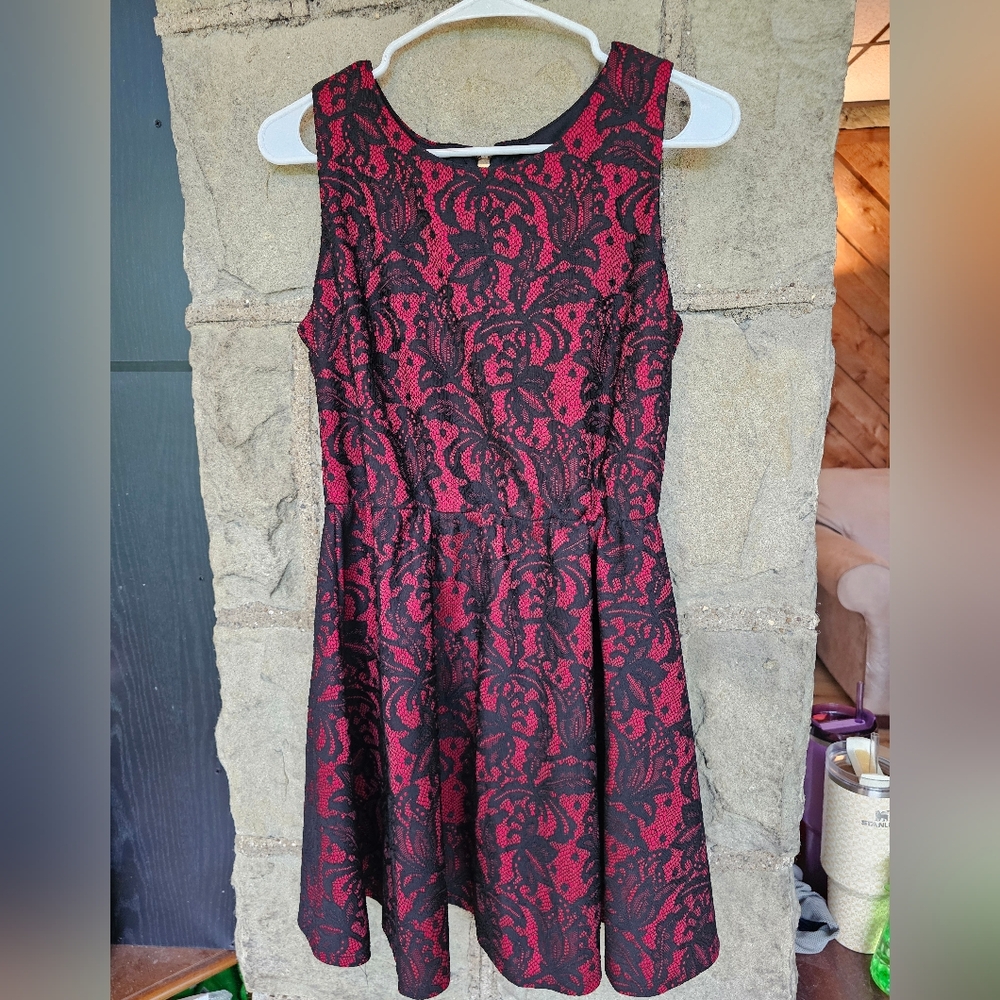 Elegant Black and Red Lace Dress